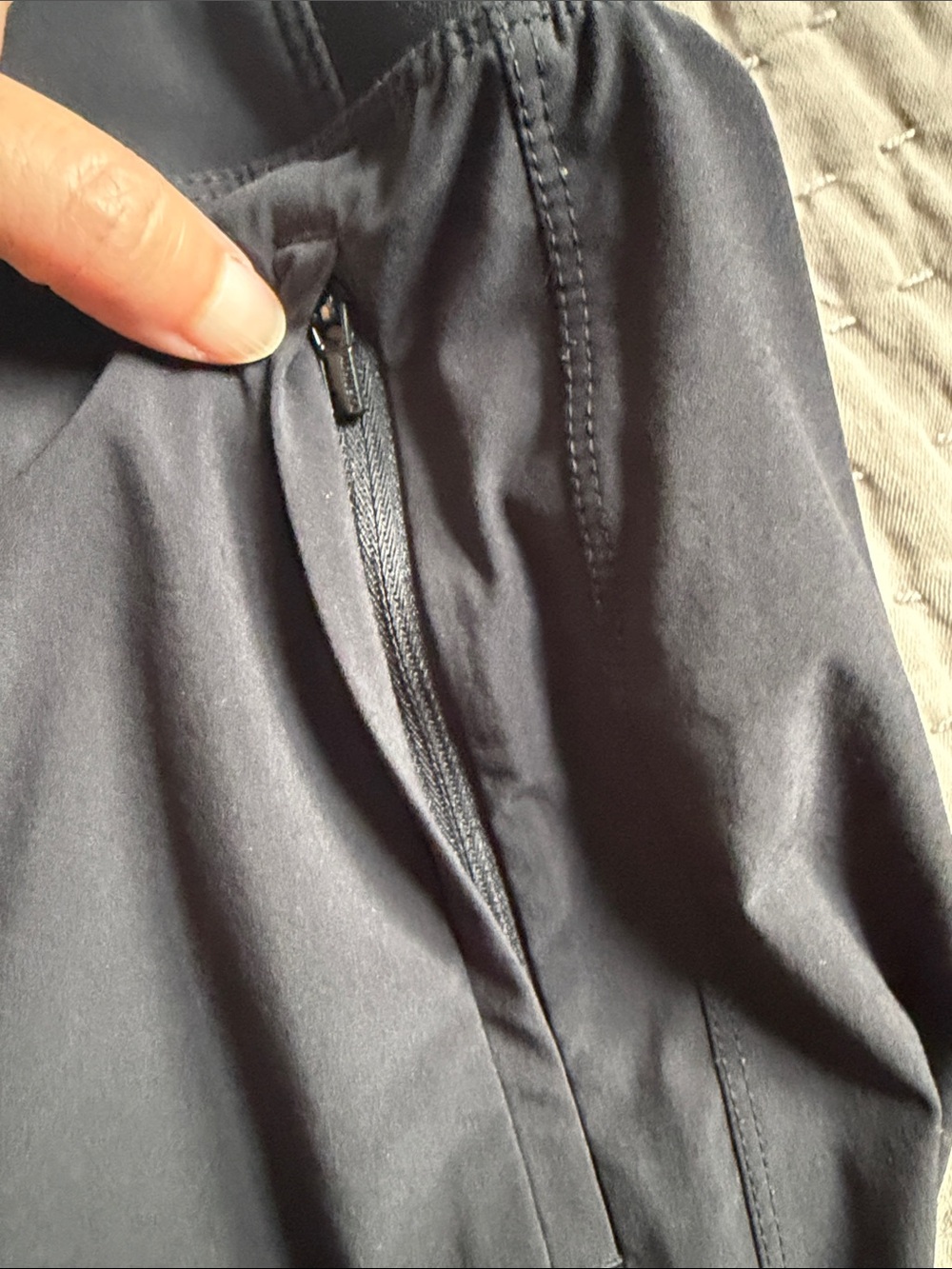 Athleta Wide-Leg, Zipper Pocket Lightweight Pants - Picture 4 of 5